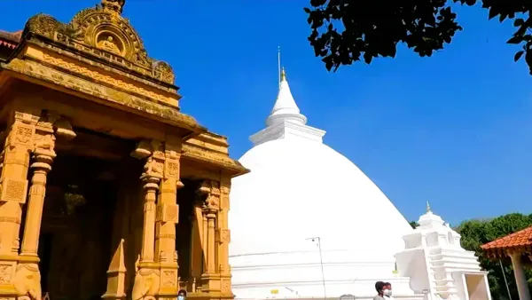 Kelaniya Raja Maha Viharaya in Kelaniya, Sri Lanka